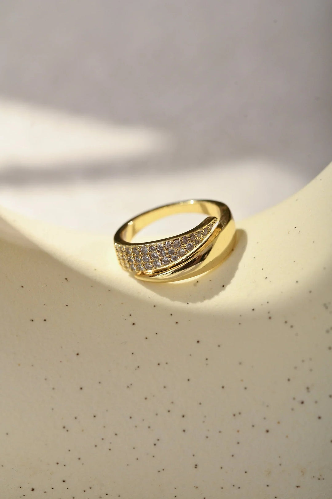 Mariana | Radiant Curve Ring