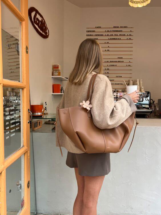Lola - Tote Handbag