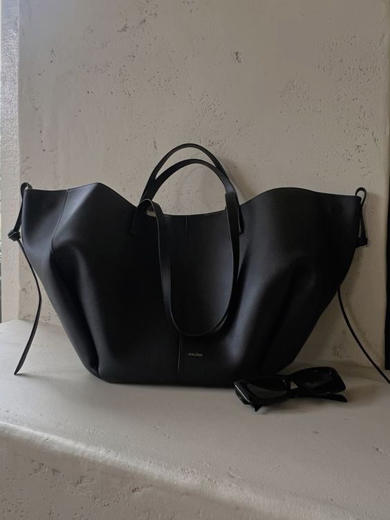 Lola - Tote Handbag