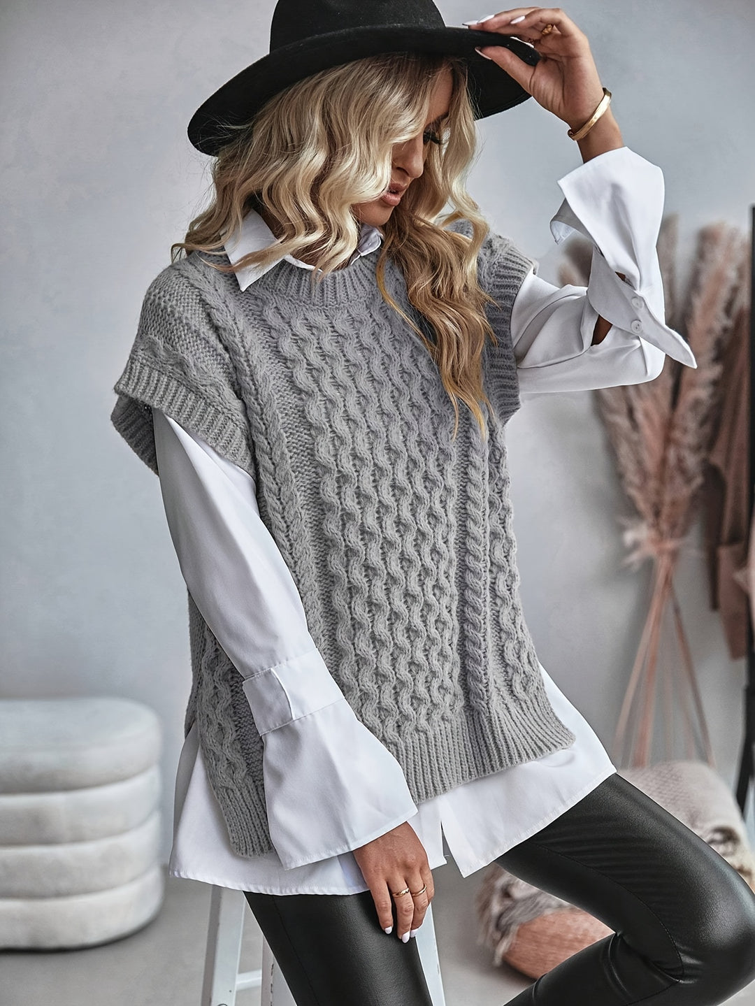 Lyla - Knitted Sleeveless Vest