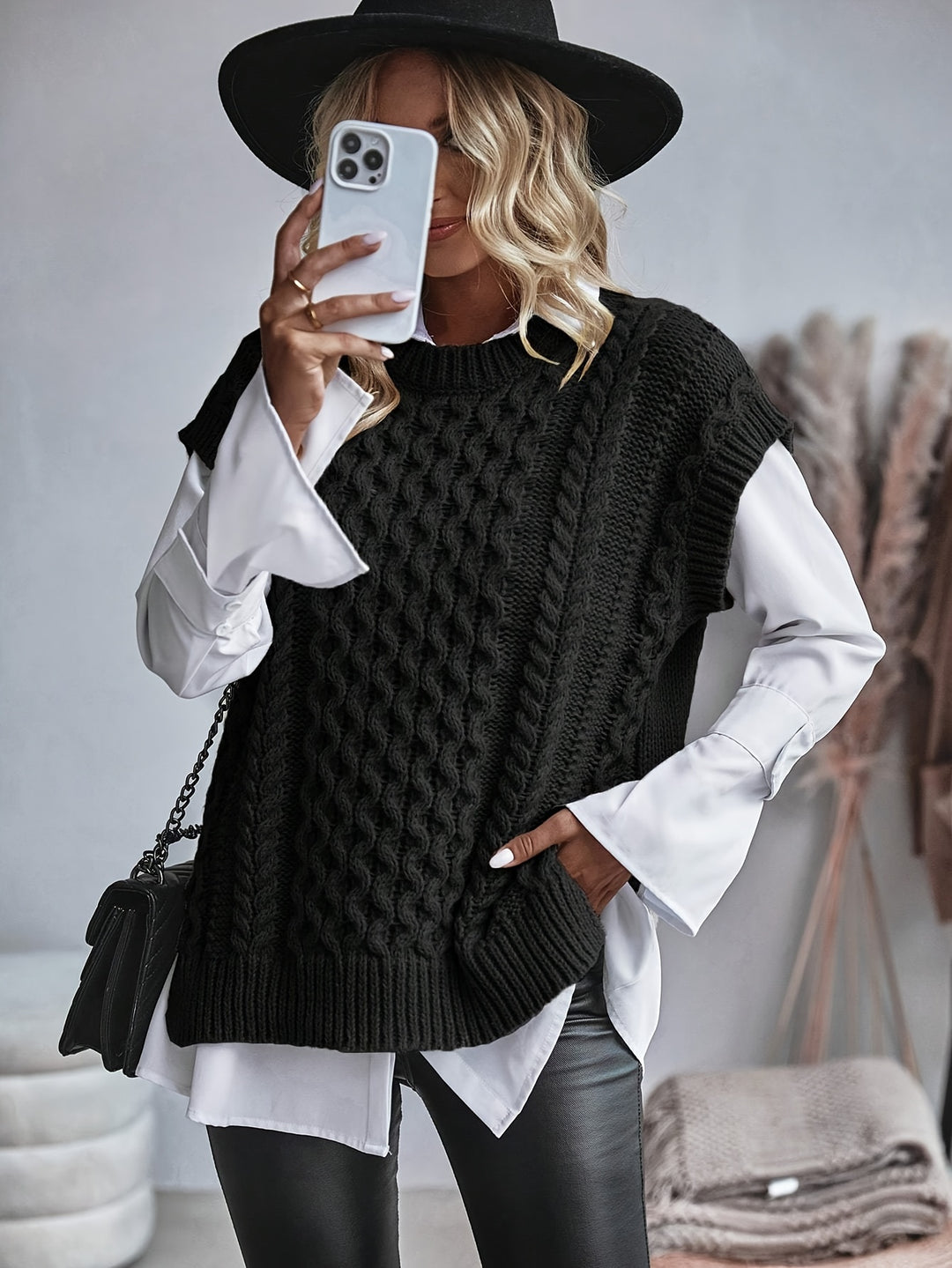 Lyla - Knitted Sleeveless Vest