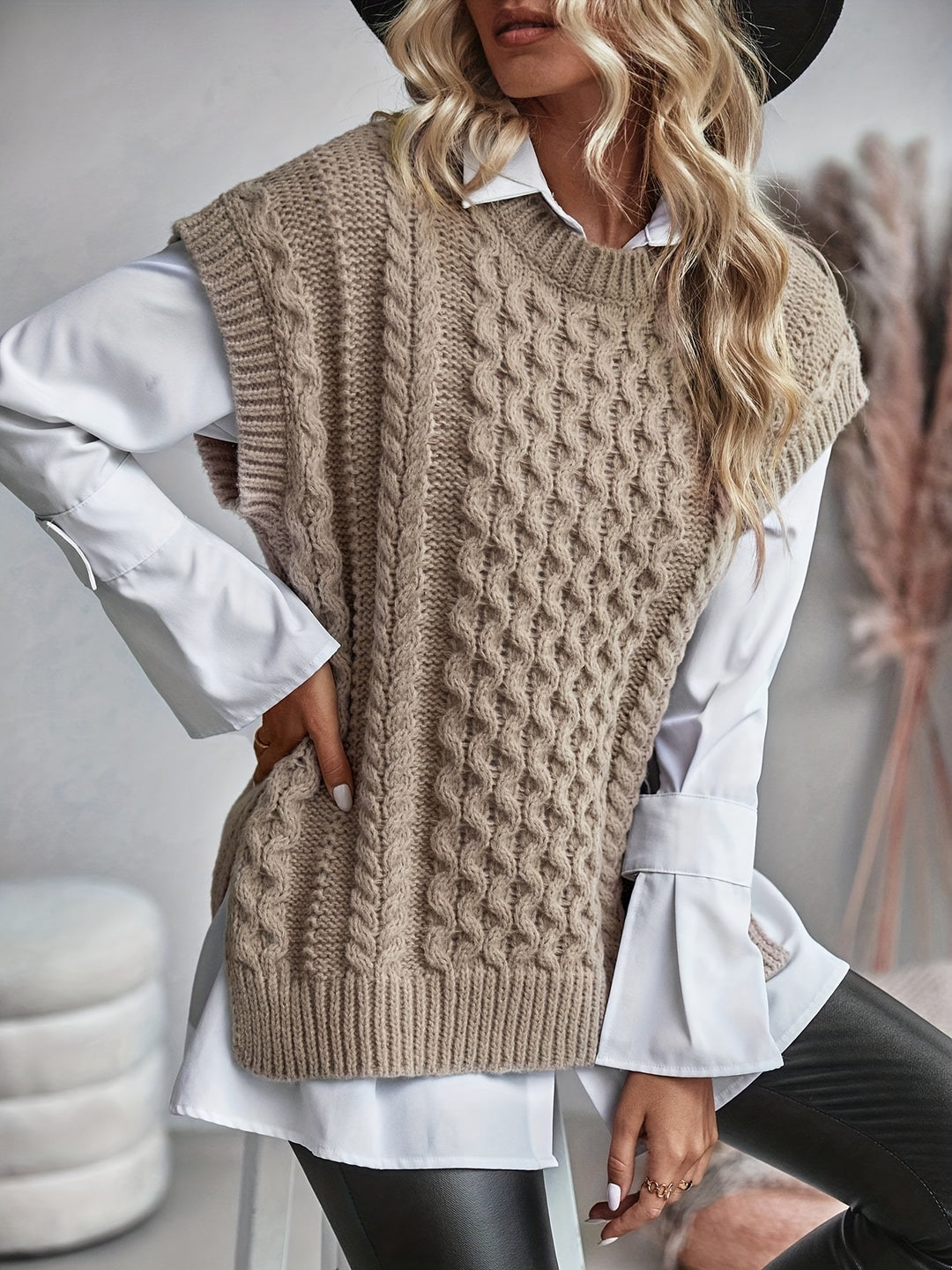 Lyla - Knitted Sleeveless Vest